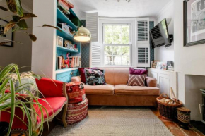 Quaint 2Bed Cottage w fireplace in central Ashford